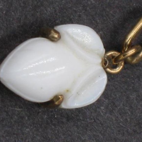 Vintage Trifari White Fruit Salad  Molded Glass Adjustable Necklace - Picture 4 of 6